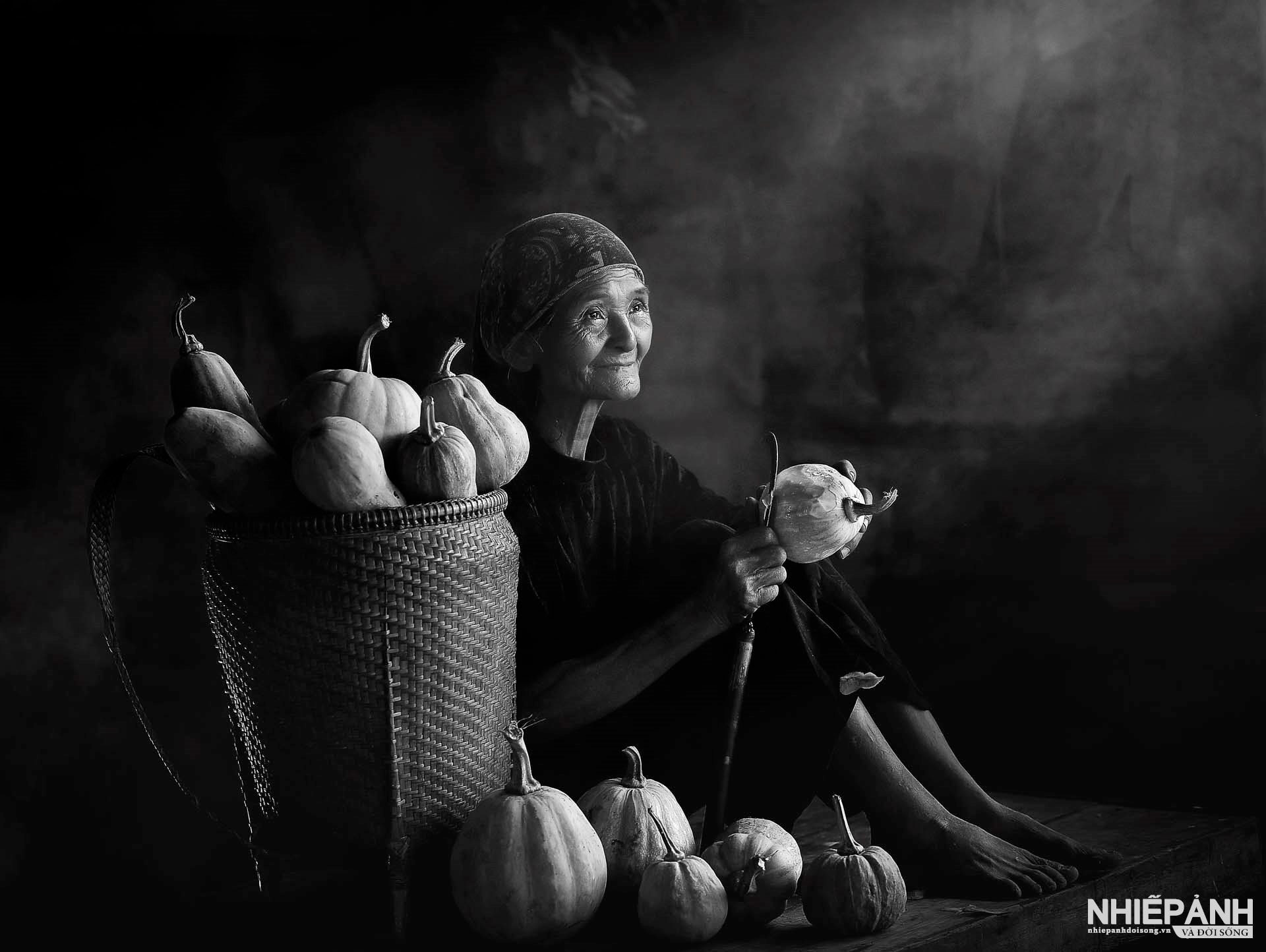 W_47-vn25-mono-acc-boi-thu-tran-trong-luom-vietnam.jpg
