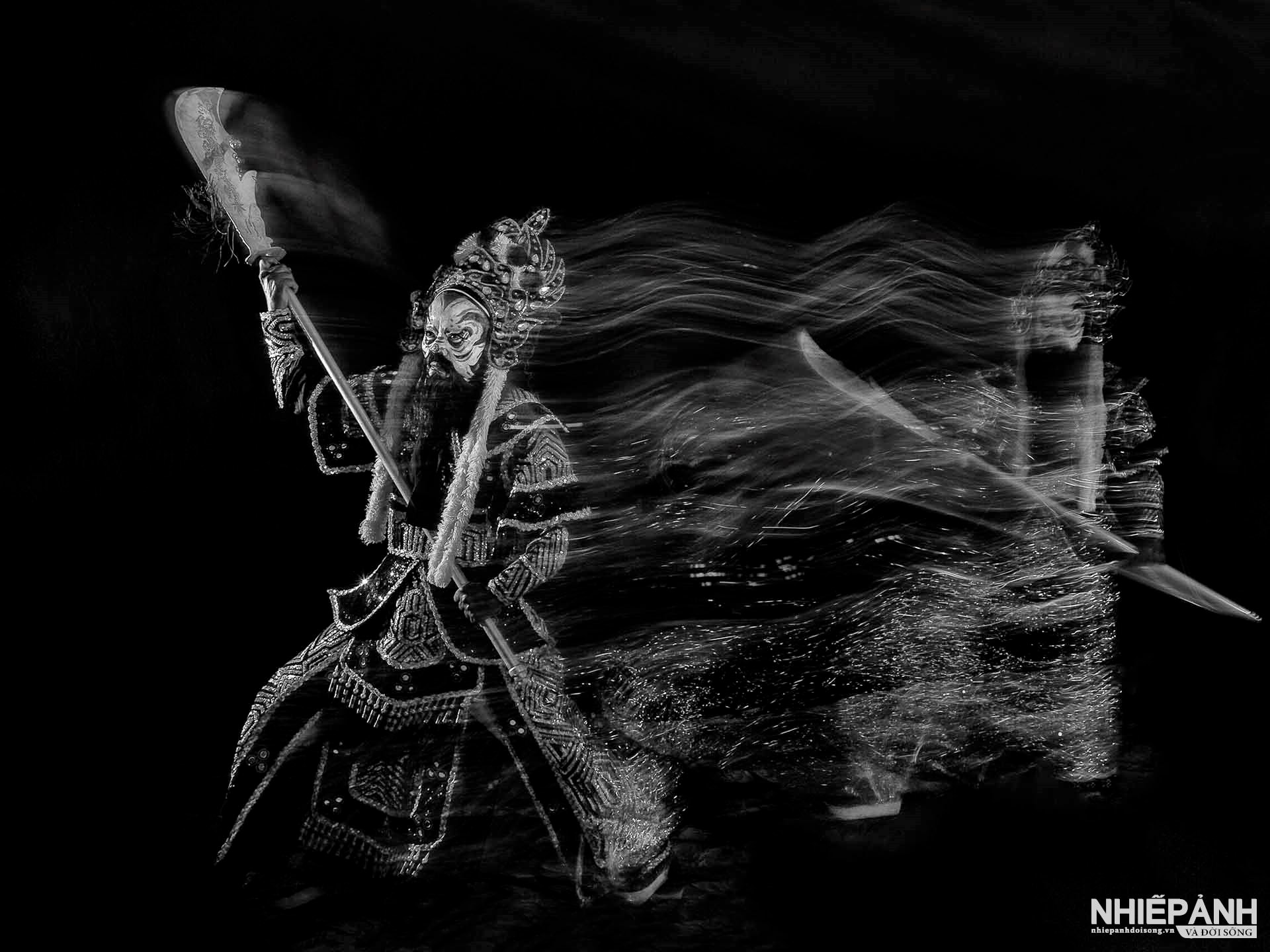 W_55-vn25-mono-acc-vu-dieu-san-khau-vo-nguyen-phu-vietnam.jpg