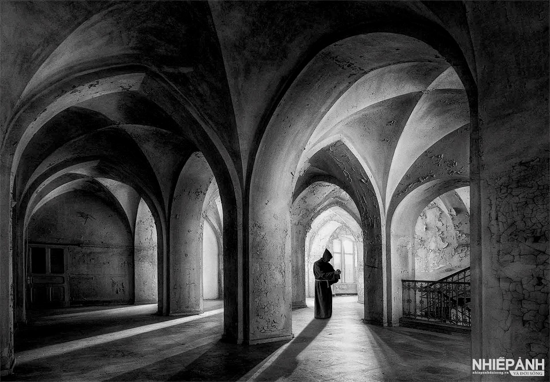 W_78-vn25-mono-acc-the-monastery3-marcel-van-balken-netherlands.jpg