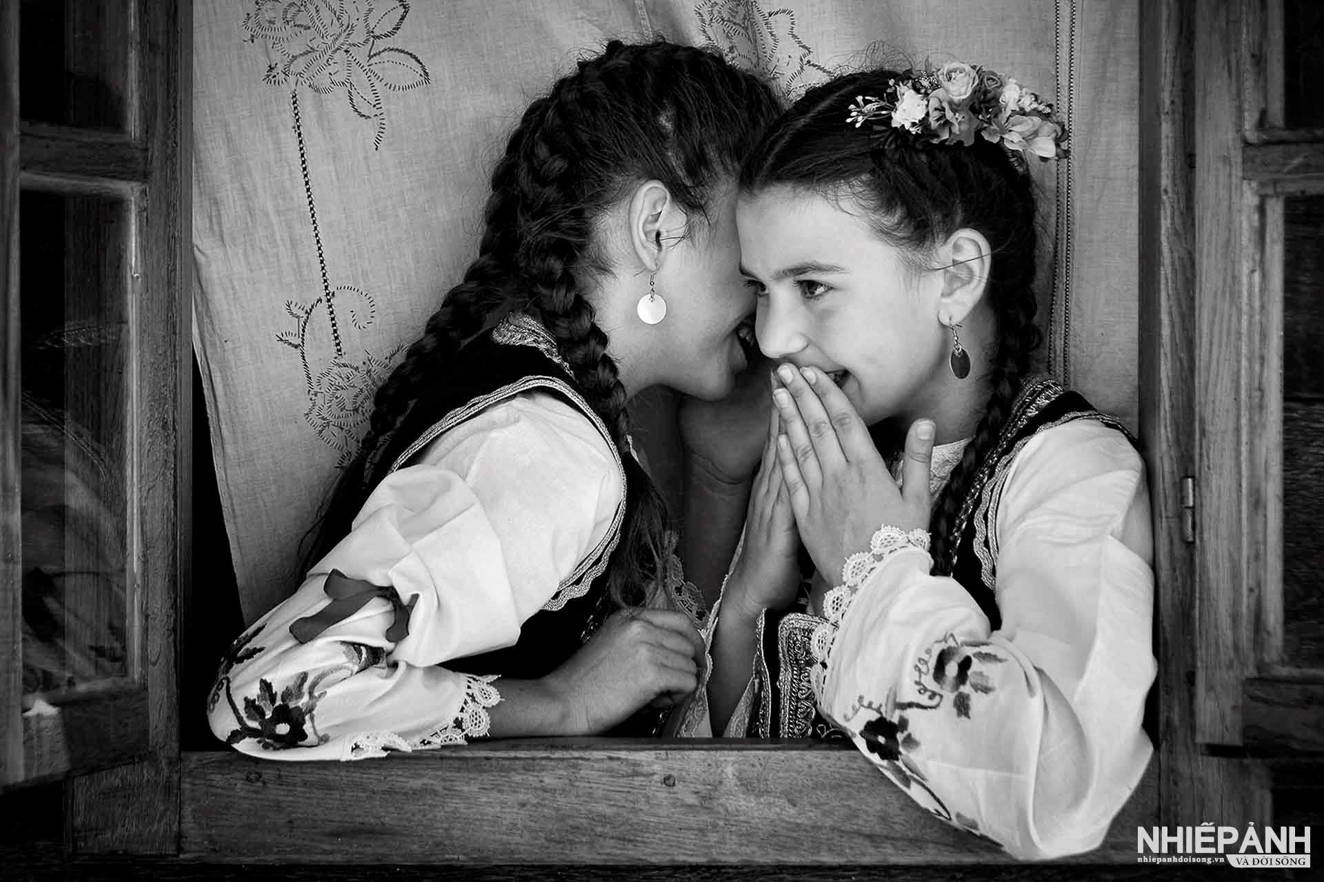 W_79-vn25-mono-acc-girl-secrets-nenad-borojevic-serbia.jpg