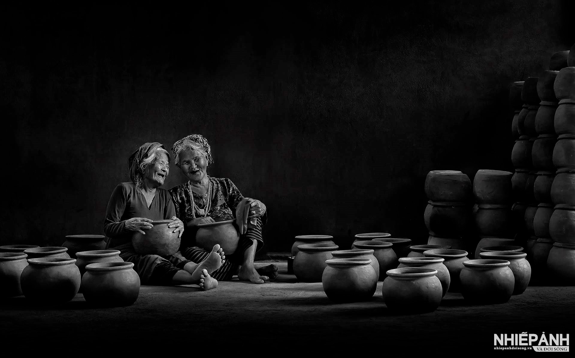 W_88-vn25-mono-acc-niem-vui-tuoi-gia-ngo-van-tan-vietnam.jpg