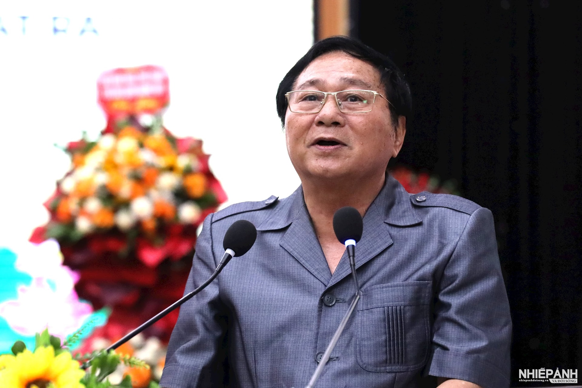 W_onng-ho-mau-thanh-chu-tich-hoi-lien-hiep-van-hoc-nghe-thuat-nghe-an-phat-bieu-tong-ket-hoi-thao..jpg