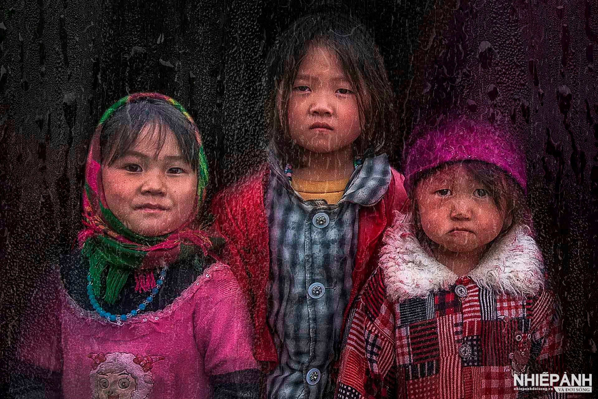 W_12-vn25-portrait-vapa-hm-children-of-fox-street-hoang-ngoc-thach-vietnam.jpg