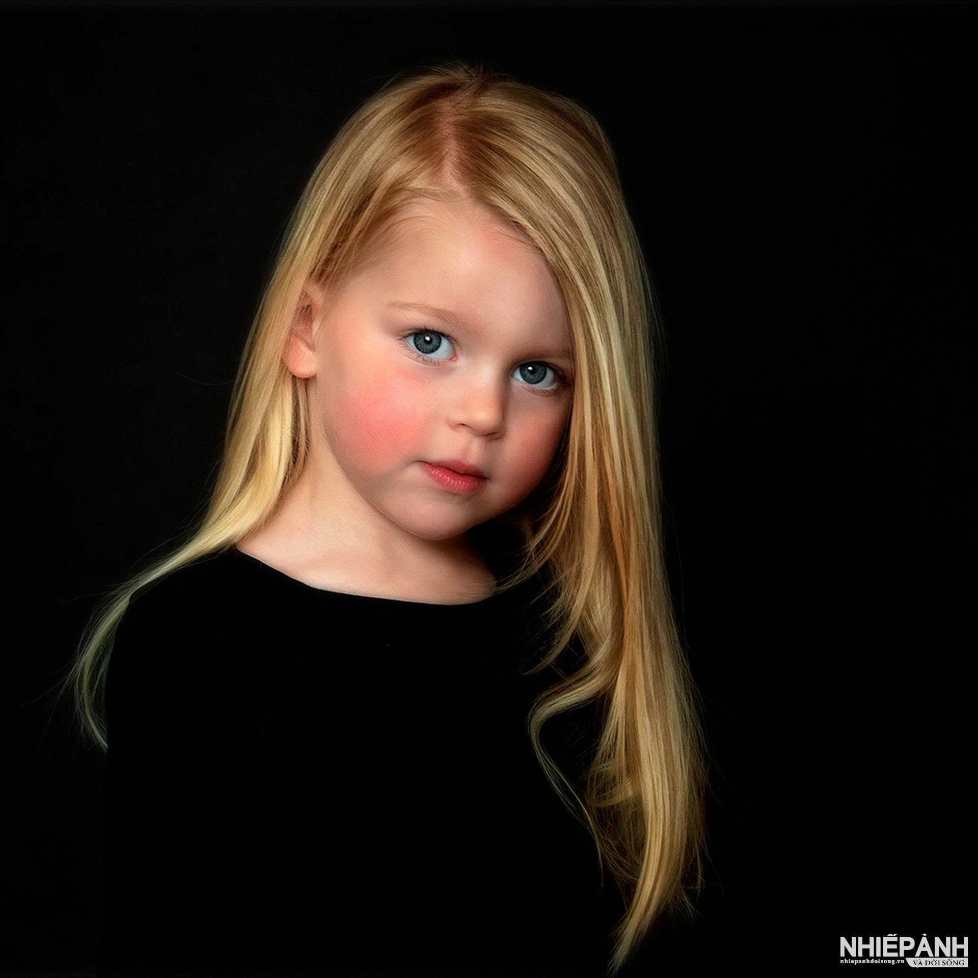 W_31-vn25-portrait-acc-pippa-marcel-van-balken-netherlands.jpg