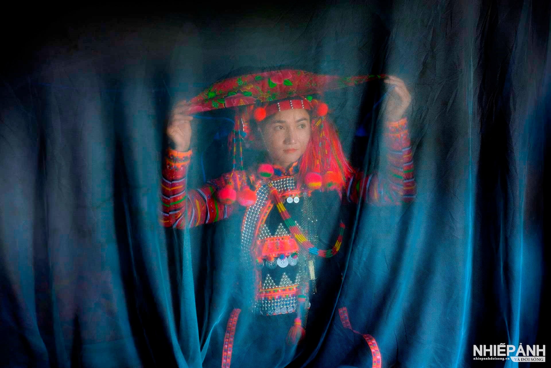 W_44-vn25-portrait-acc-the-bride-nguyen-huu-thong-vietnam.jpg