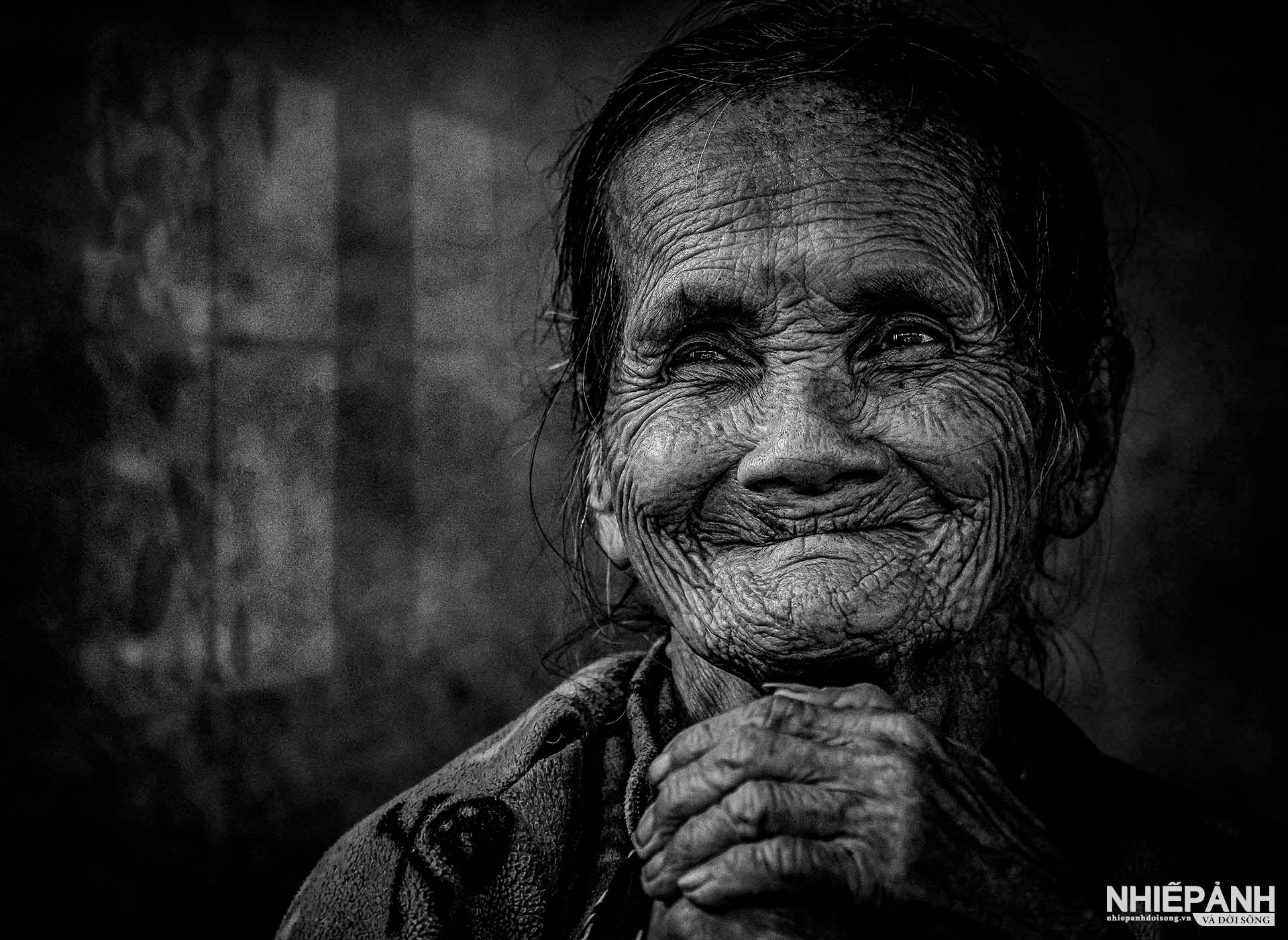 W_79-vn25-portrait-acc-niem-vui-cua-me-tran-cong-vietnam.jpg