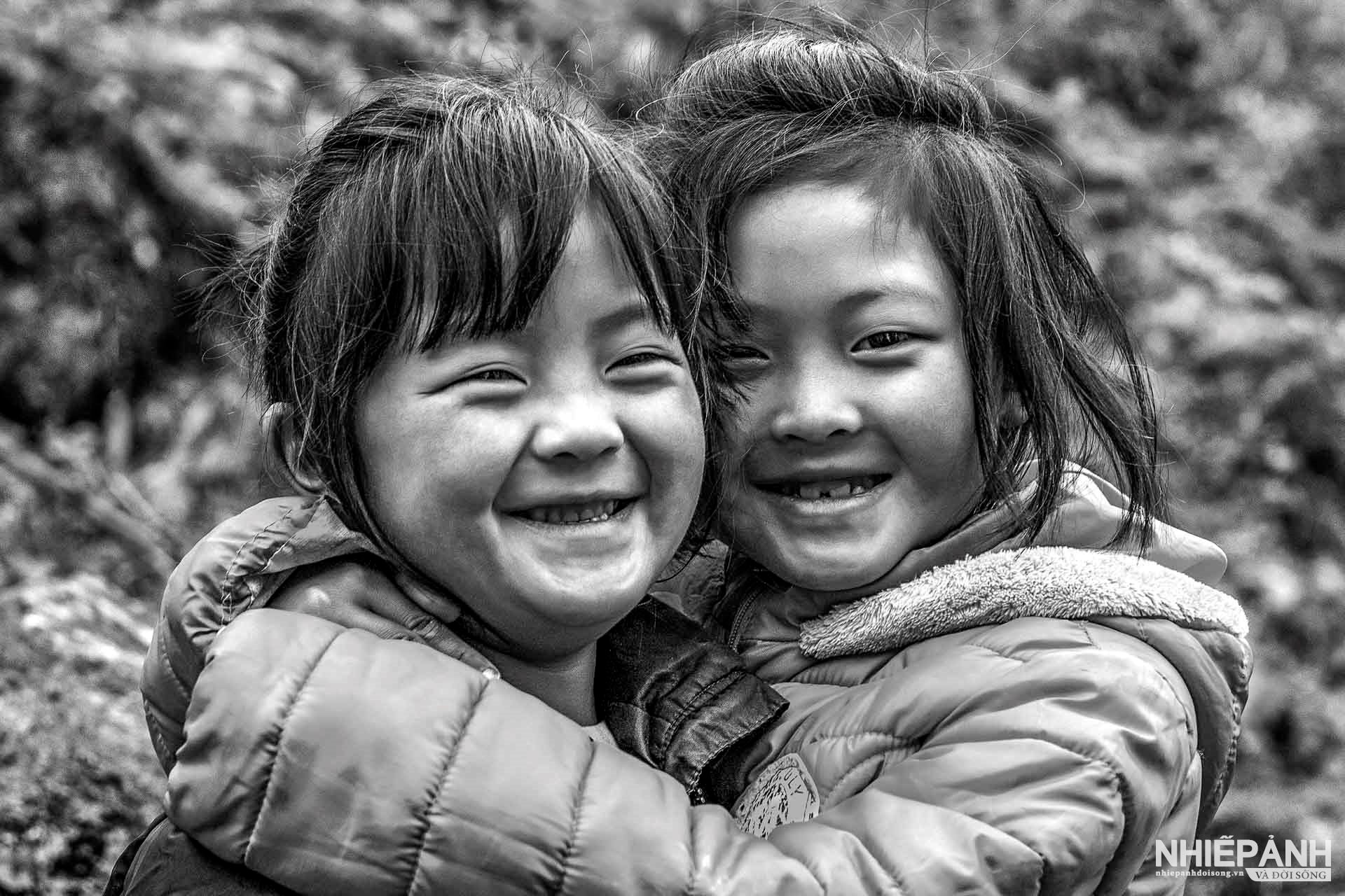 W_91-vn25-portrait-acc-doi-ban-nho-o-ha-giang-thai-quan-chung-vietnam.jpg