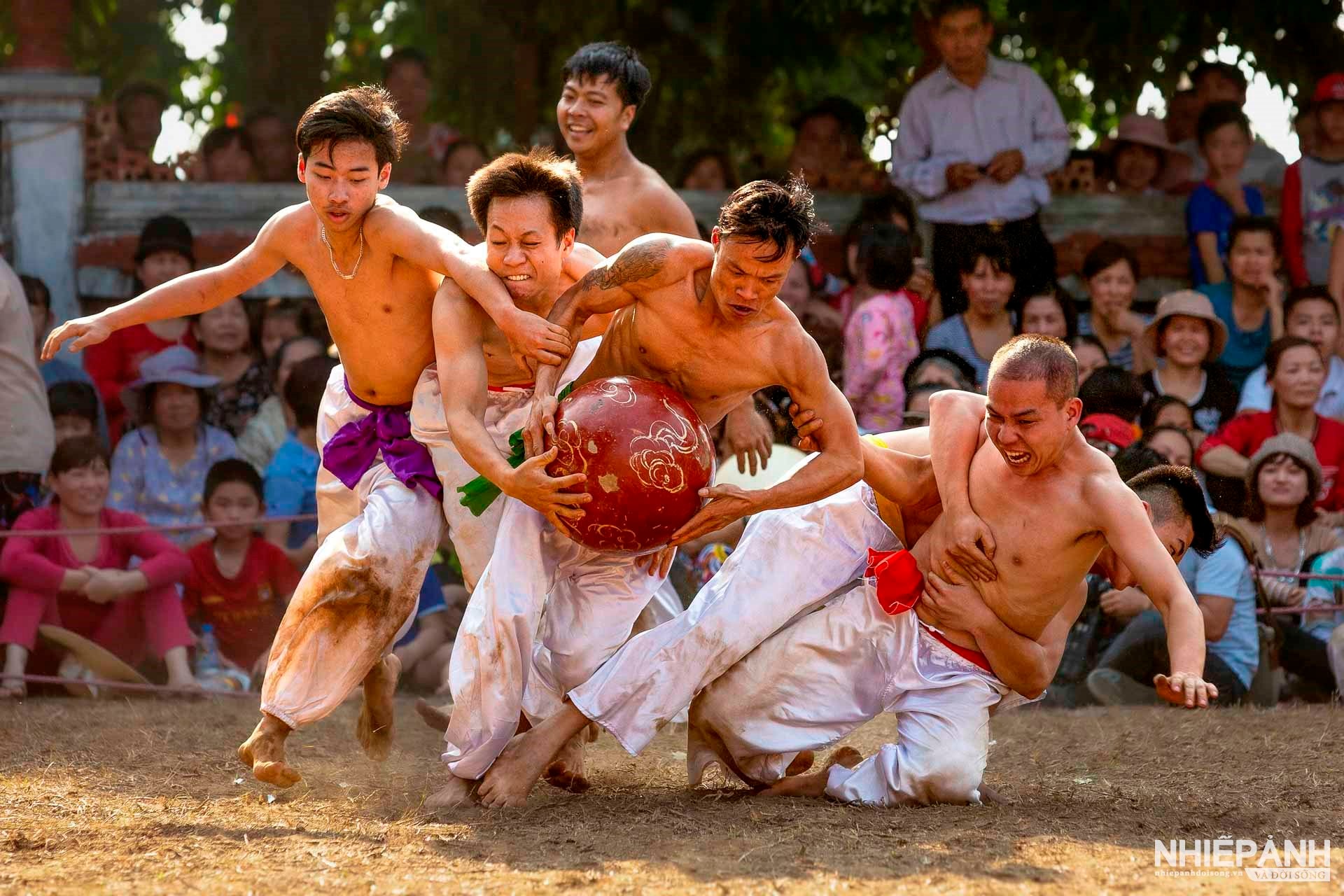 W_96-vn25-portrait-acc-hoi-vat-cau-pham-quoc-dung-vietnam.jpg