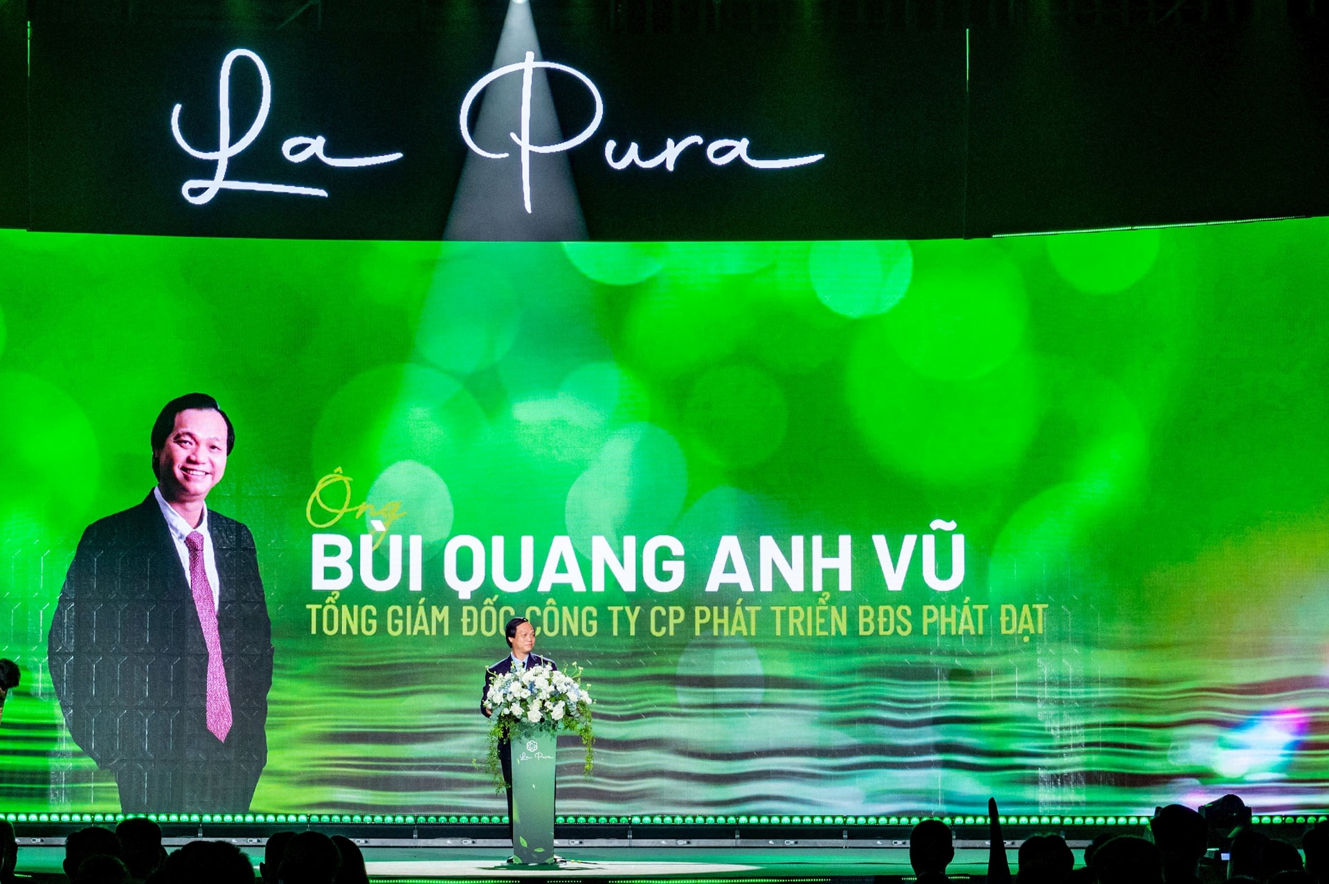 ong-bui-quanh-anh-vu-1.jpg