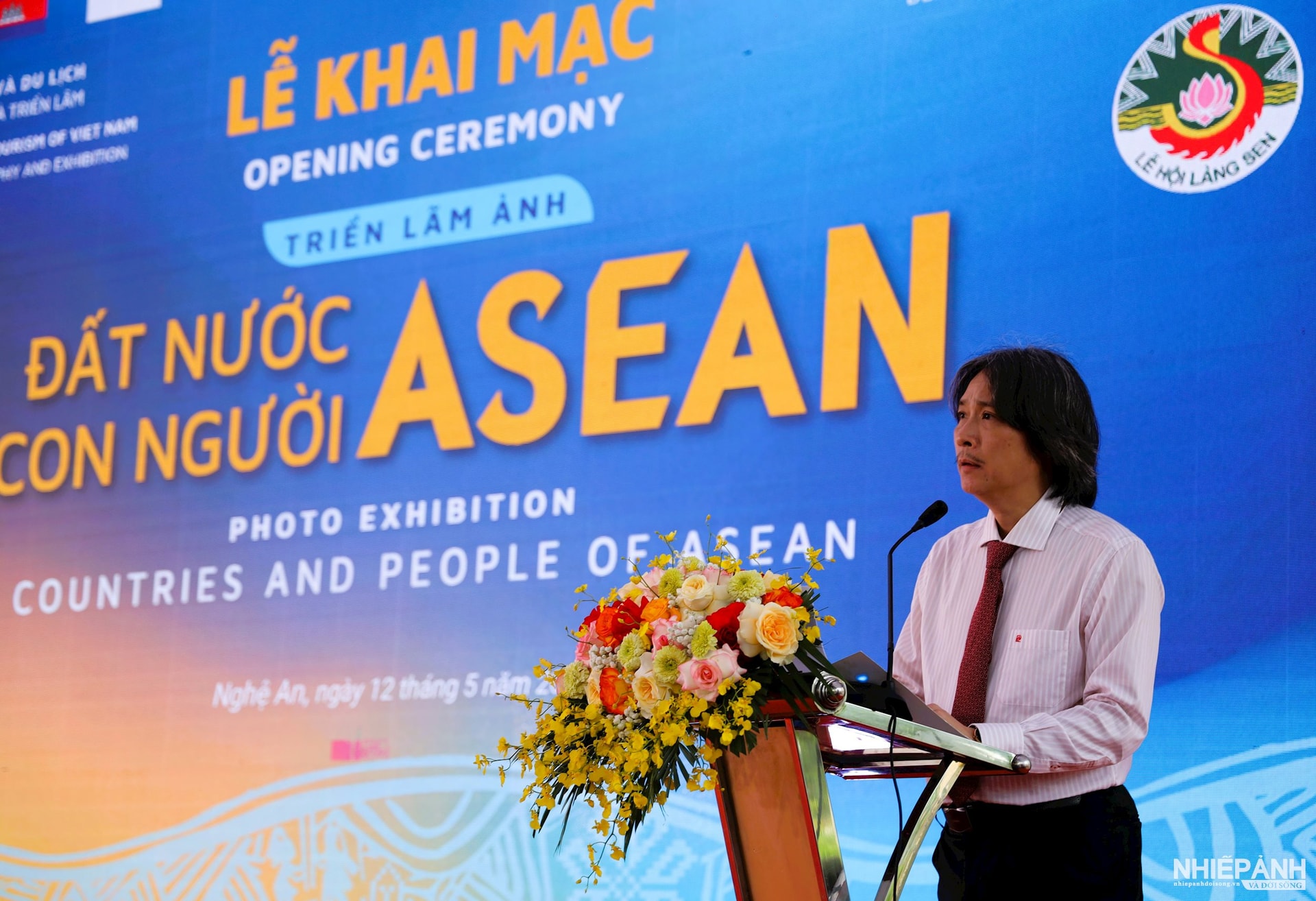 W_8.ong-chi-ngo-tuan-phong-pho-cuc-truong-cuc-my-thuat-nhiep-anh-va-trien-lam-phat-bieu-khai-mac-trien-lam..jpg