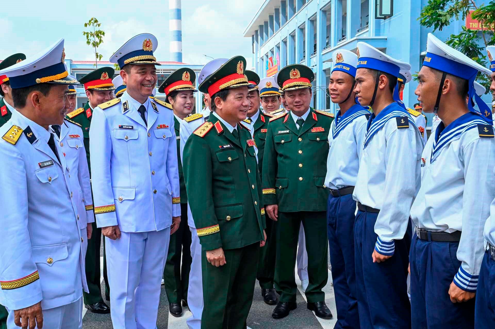 6.-thuong-tuong-trinh-van-quyet-chu-nhiem-tong-cuc-chinh-tri-qdnd-viet-nam-dong-vien-chien-si..jpg