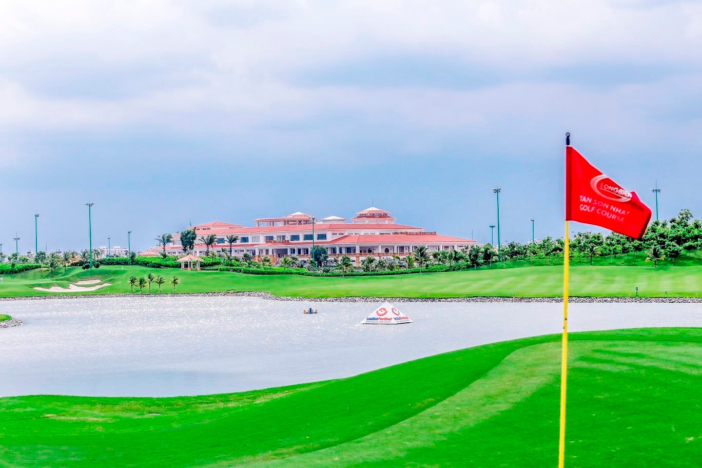 tan-son-nhat-golf-club-tgroup-travel-3.jpg