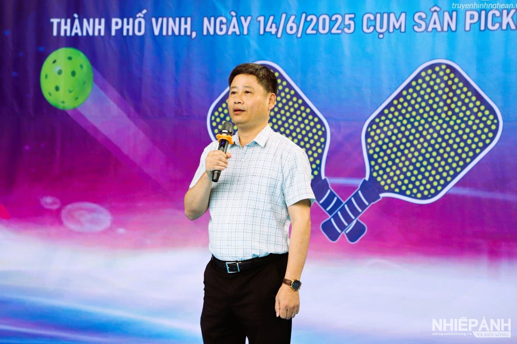W_1.dong-chi-tran-minh-ngoc-giam-doc-dai-pt-th-nghe-an-chu-tich-hoi-nha-bao-nghe-an-truong-ban-to-chuc-giai.jpg