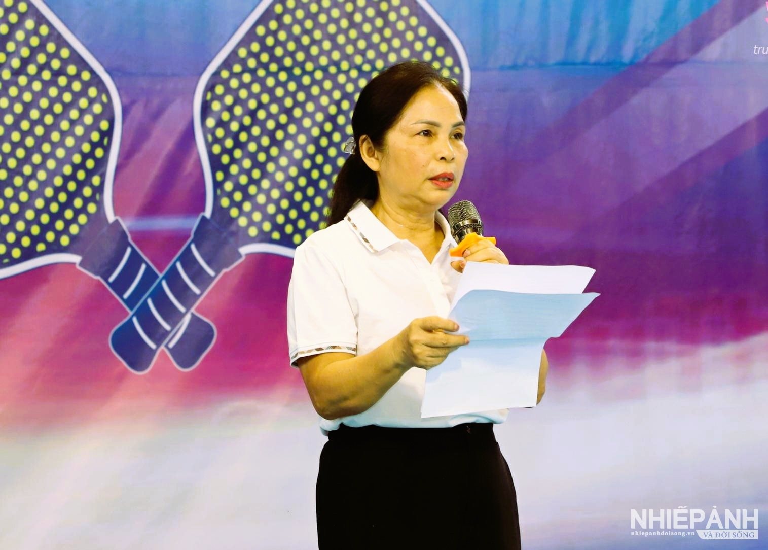 W_15.nha-bao-ho-thi-ngan-pho-chu-tich-thuong-truc-hoi-nha-bao-tinh-phat-bieu-be-mac..jpg