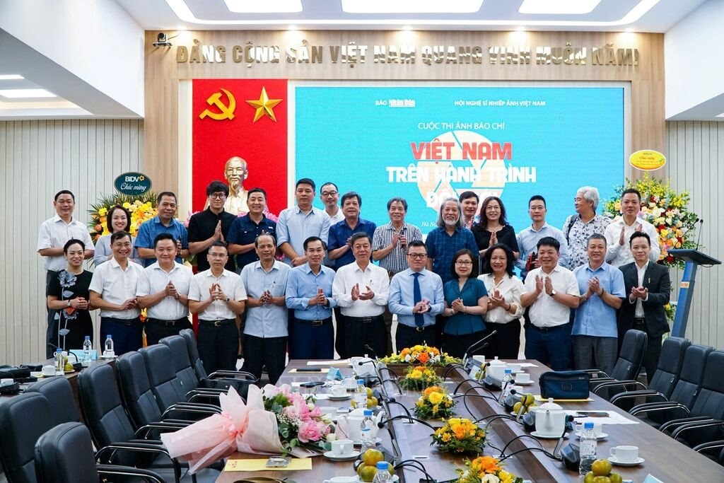 130150-cac-dai-bieu-tham-gia-le-phat-dong-anh-hanh-quyen-ttxvn-1-.jpg