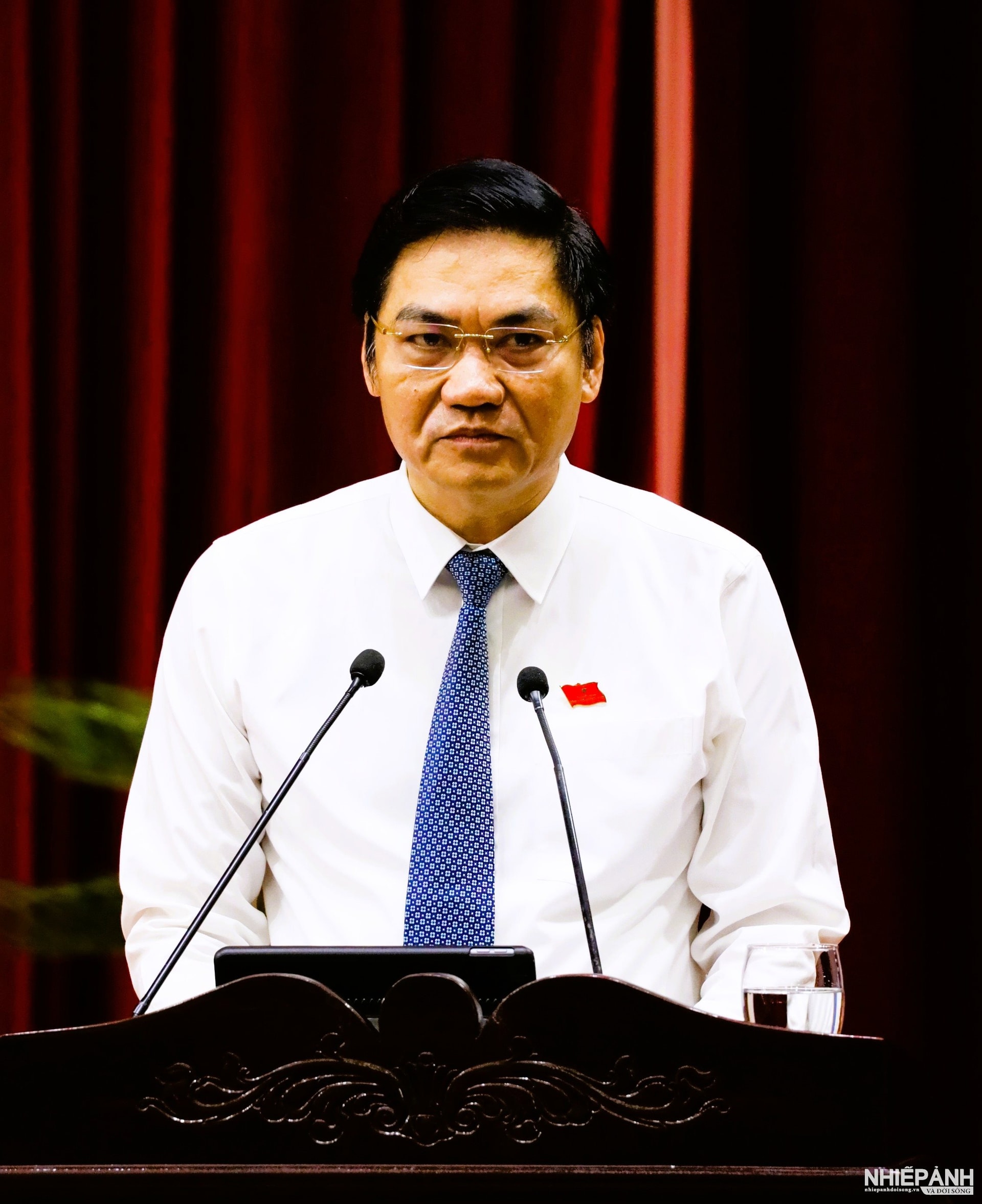 W_dong-chi-hoang-nghia-hieu-pho-bi-thu-thuong-truc-tinh-uy-chu-tich-hdnd-tinh-khai-mac-ky-hop..jpg