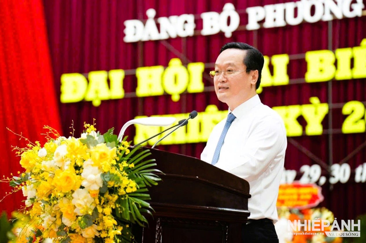 W_ong-chi-nguyen-duc-trung-bi-thu-tinh-uy-nghe-an-phat-bieu-chi-dao-dai-hoi.(1).jpg