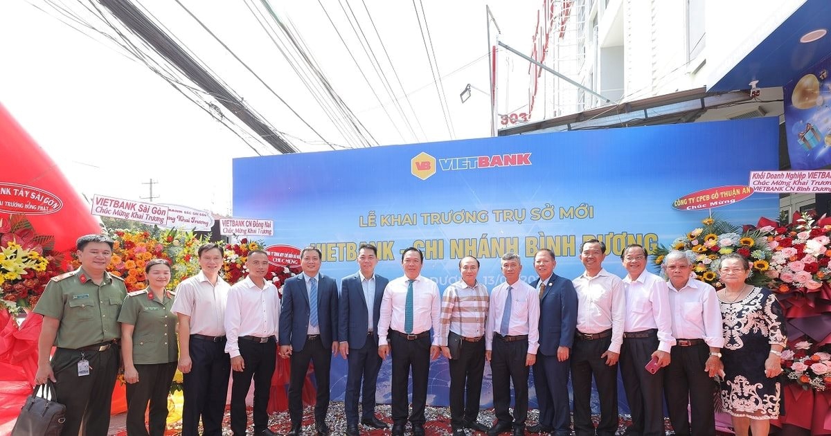 hinh-4-khai-truong-tru-so-moi-vietbank-binh-duong.jpg