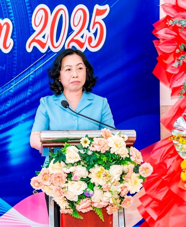 ba-thai-thu-xuong-pho-chu-tich-thuong-truc-phat-bieu..jpg
