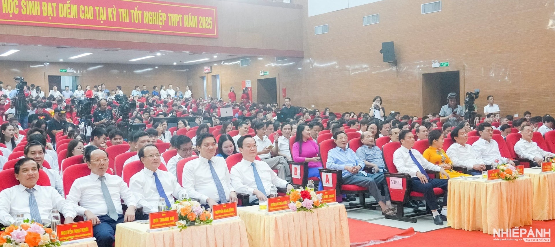 W_9.cac-dong-chi-lanh-dao-tinh-du-chuong-trinh.-anh-pham-bang..jpg