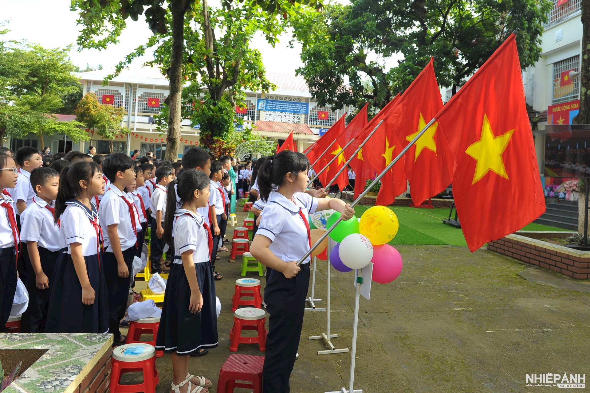 Lễ chào cờ tại Trường Tiểu học Lê Hồng Phong