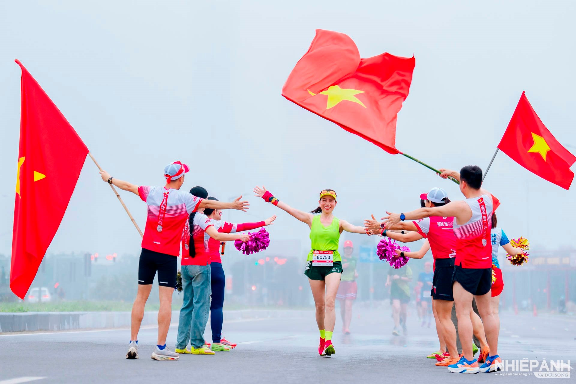 W_21-tbtl-hoang-manh-cuong-nghe-an-hanh-phuc-tung-buoc-chan-tu-hao-nghe-an-giai-chay-hanh-trinh-theo-chan-bac.jpg