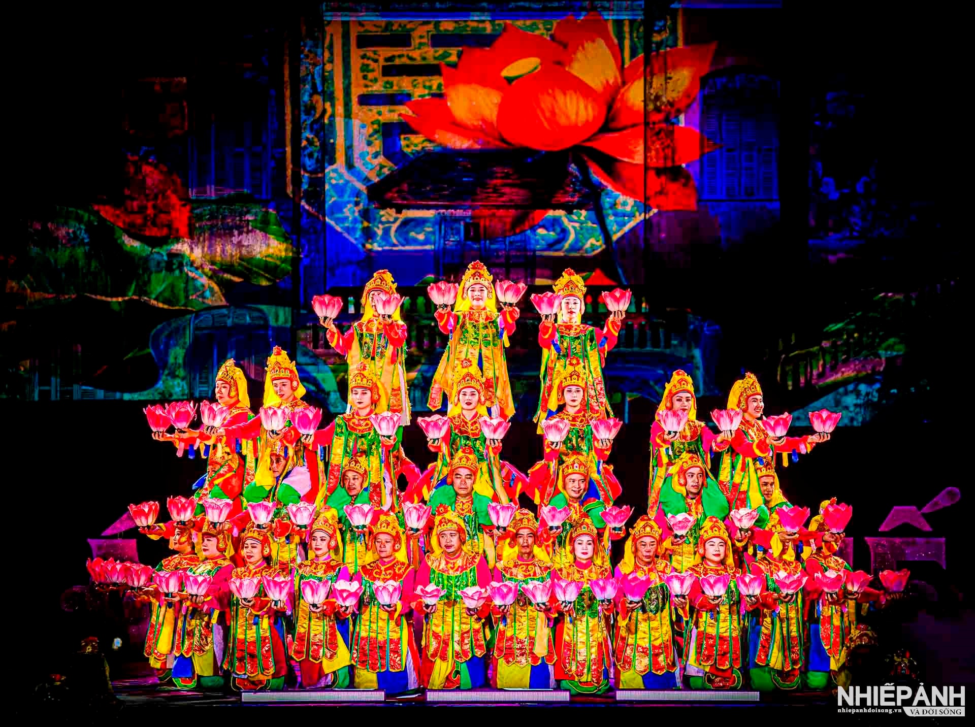 W_66-tbtl-cao-nguyen-xuan-dat-thanh-pho-hue-mua-cung-dinh-luc-cung-hoa-dang.jpg