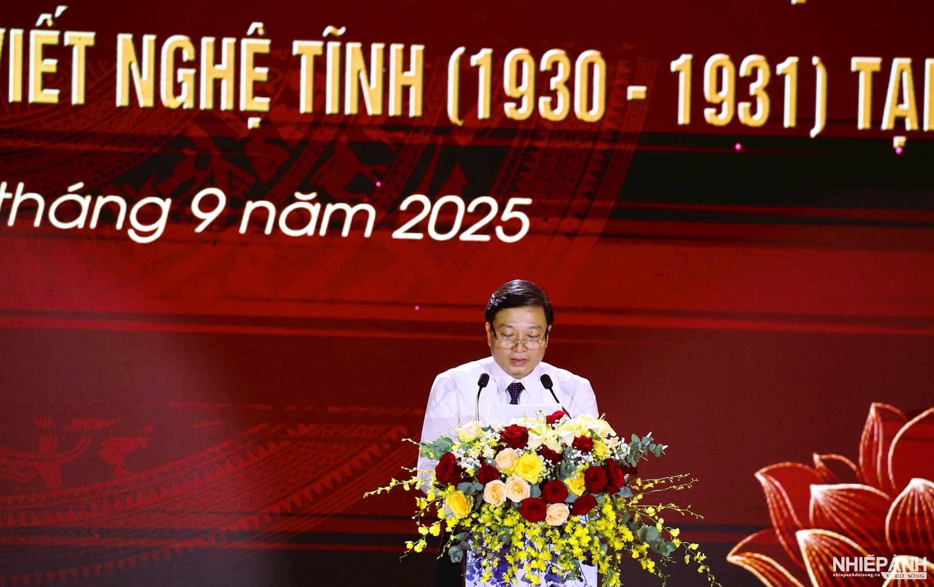 W_95.hu-tich-ubnd-tinh-nghe-an-le-hong-vinh-trinh-bay-dien-van-tai-buoi-le..jpg
