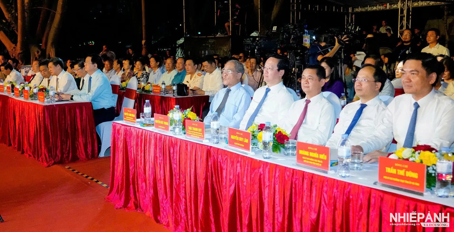 W_cac-dai-bieu-du-le-ky-niem.jpg