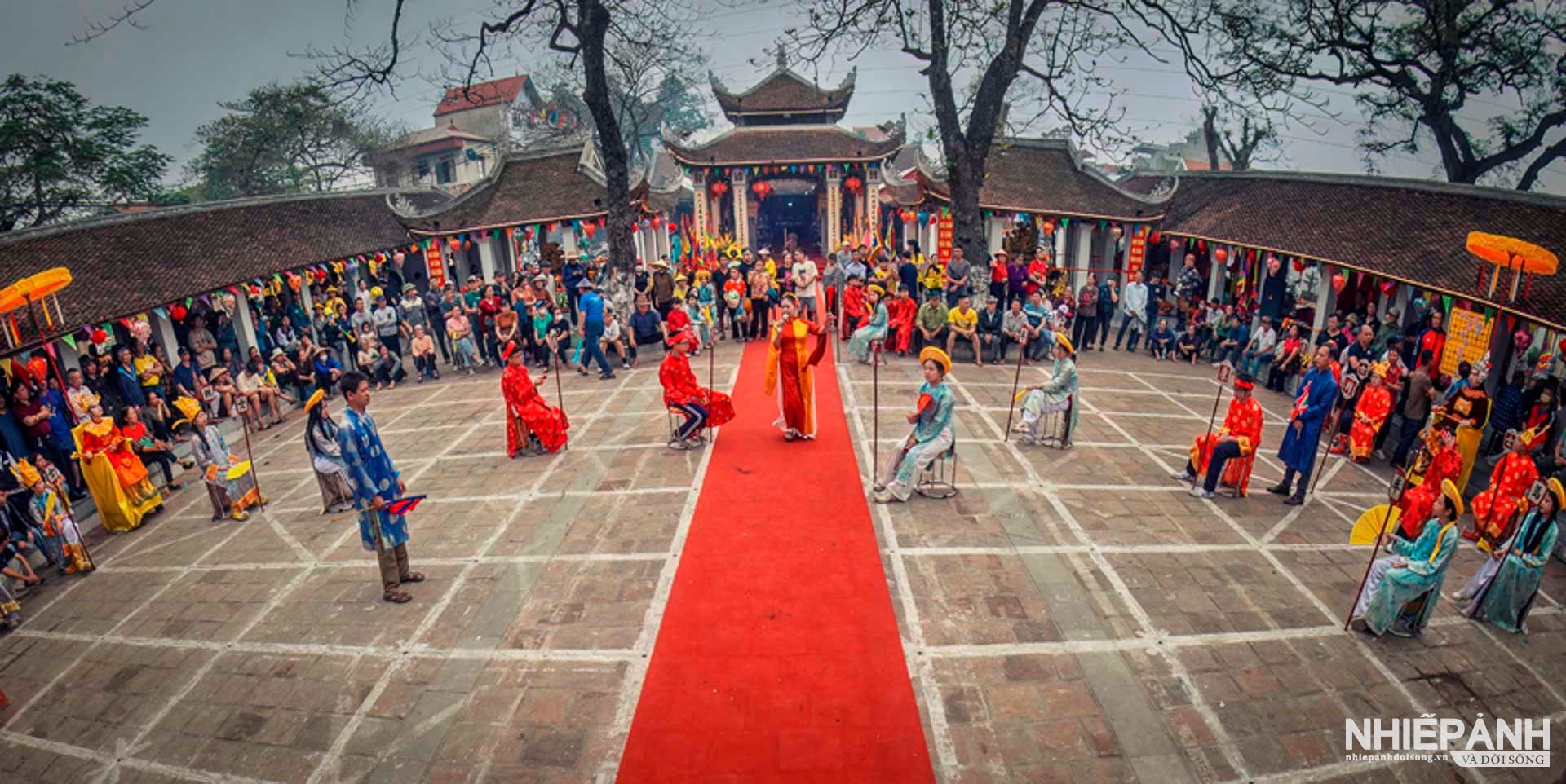 W_17-tbtl-do-thi-bich-hai-choi-co-nguoi.jpg