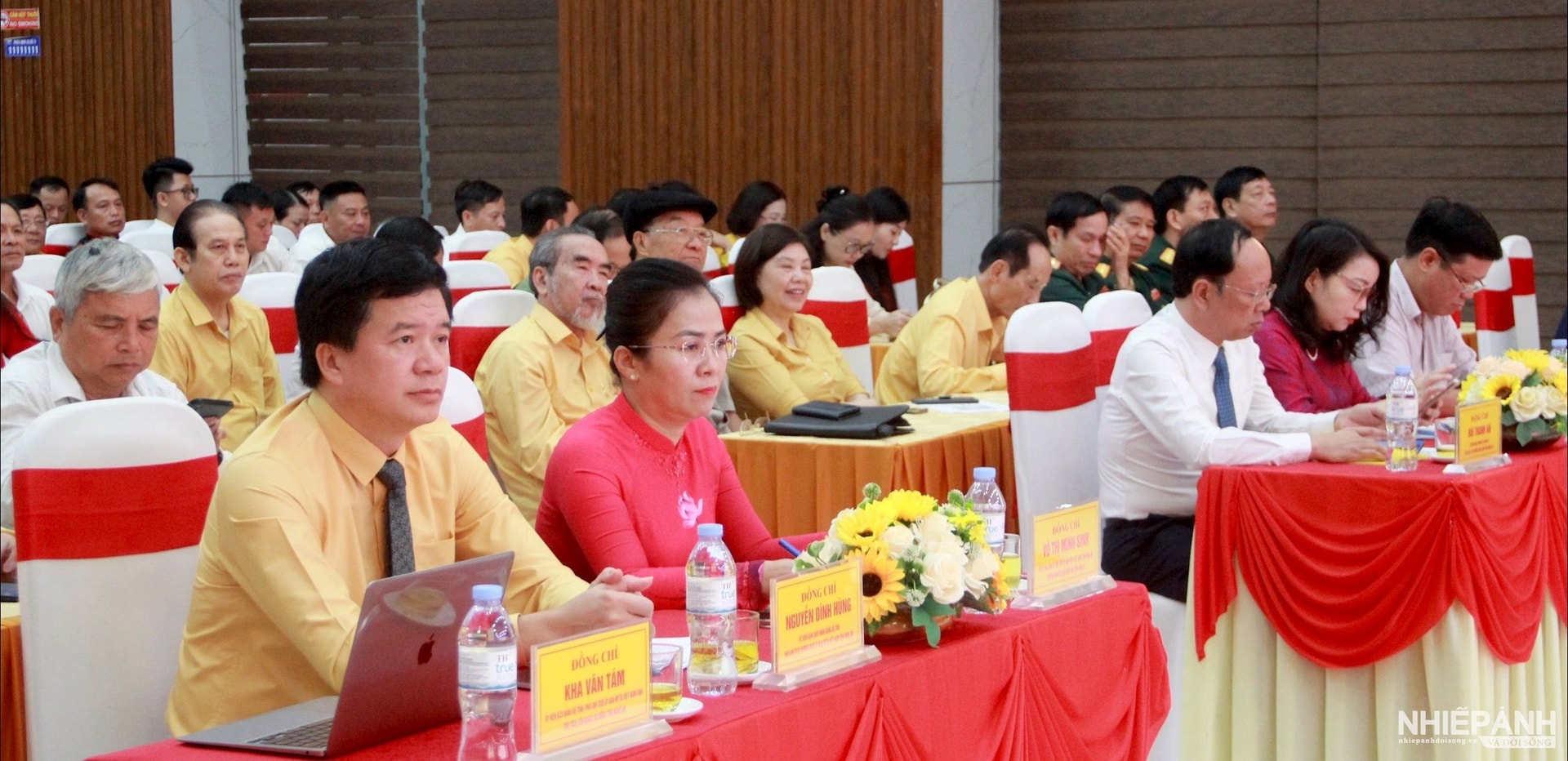 W_2.cac-dai-bieu-tham-du-hoi-nghi..jpg