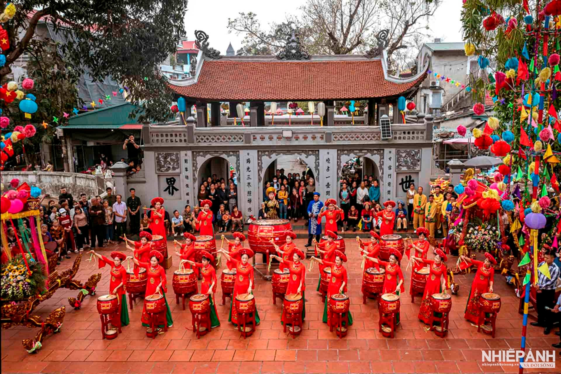 W_66-tbtl-truong-tuan-giang-bieu-dien-mua-trong-hoi-lang-chuong.jpg
