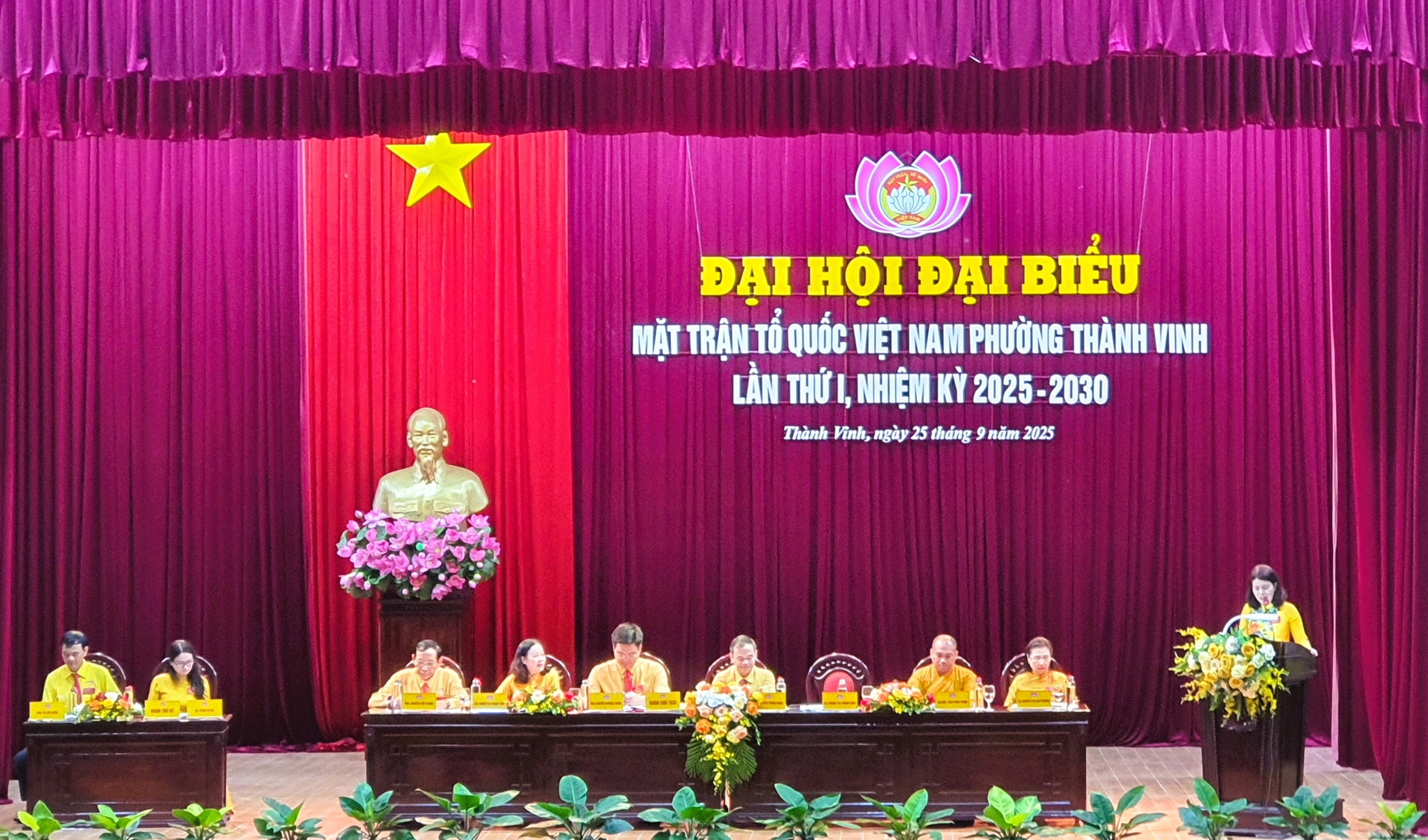 W_dong-chi-hoang-thi-thanh-loan-uy-vien-btv-danh-uy-chu-tich-ubmttq-viet-nam-phuong.jpg