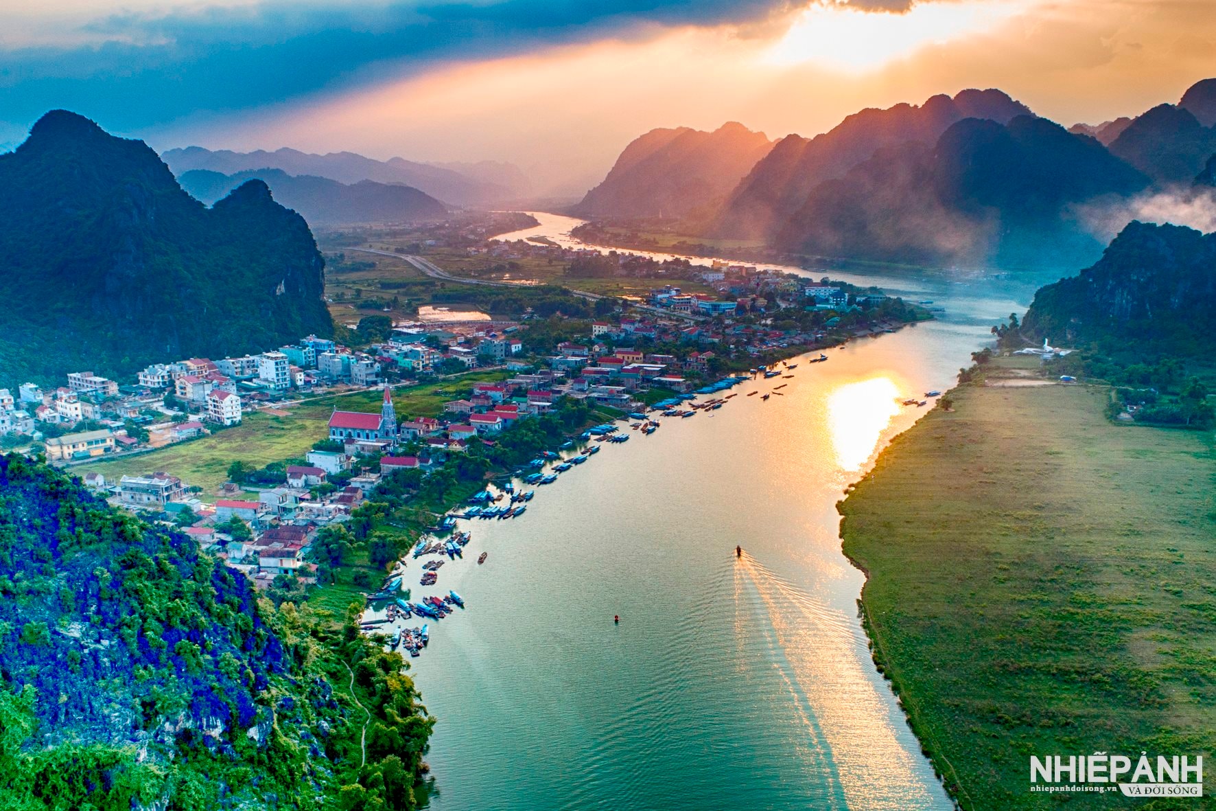 W_phong-nha-copy.jpg