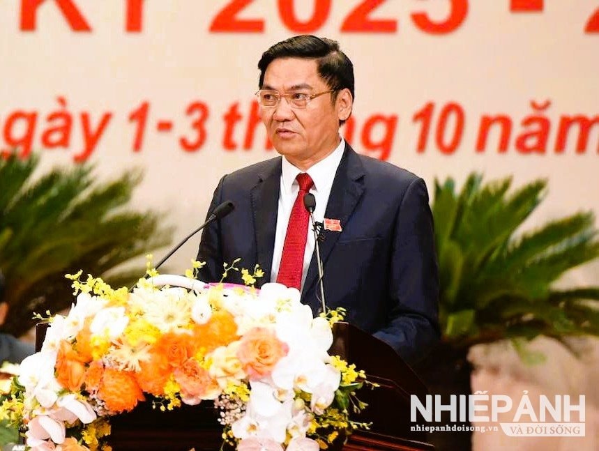 W_dai-hoi-nghe-dong-chi-pho-bi-thu-thuong-truc-tinh-uy-chu-tich-hdnd-tinh-nghe-an-hoang-nghia-hieu-bao-cao-ket-qua-phien-tru-bi-dai-hoi-dien-ra-vao-chieu-010.jpg
