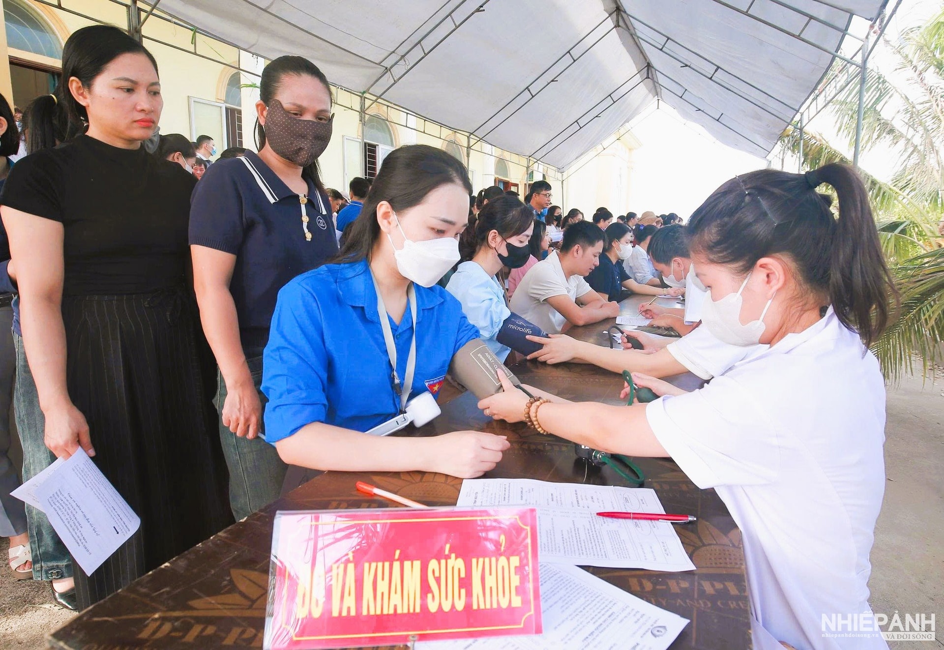 W_2.kham-suc-khoe-sang-loc-tu-van-cham-soc-truoc-khi-hien-mau-.jpg