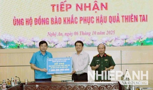 W_tp.ho-chi-minh-ho-tro-nghe-an-7-ti-dong-khac-phuc-hau-qua-bao-so-10.-anh-ngoc-anh.jpg