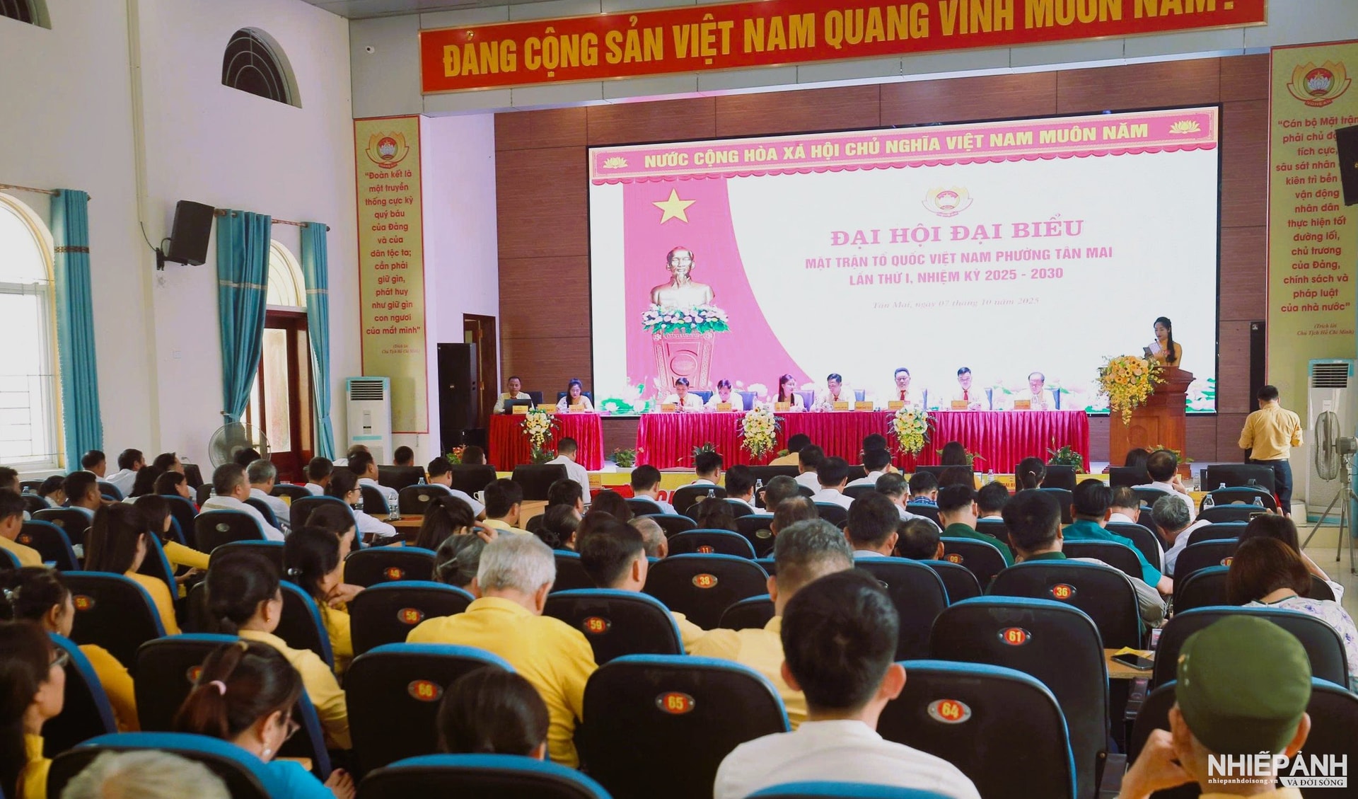 W_1.toan-canh-dai-hoi.jpg