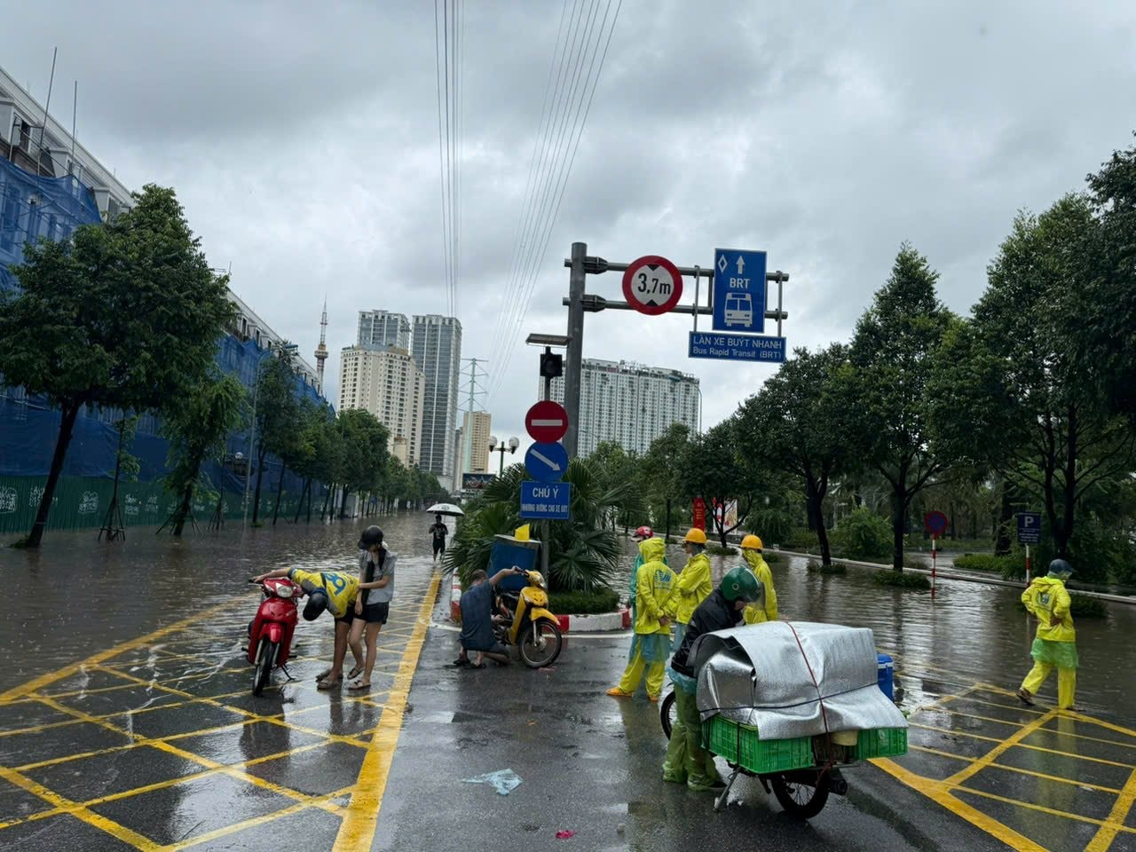 z7091651663180_98de79c8b1fcd13bccbf689cc70ef9e1.jpg