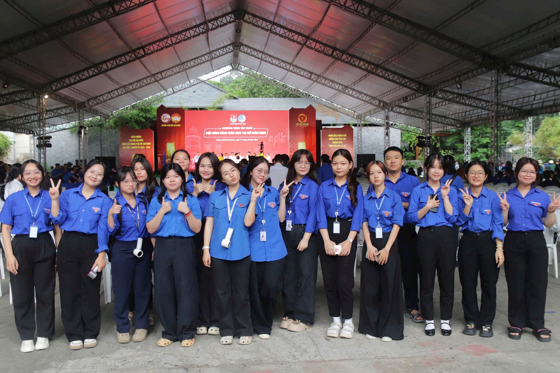 4-doan-vien-z7104320008974_1063621ce04a9d12d65f2258408caf07.jpg