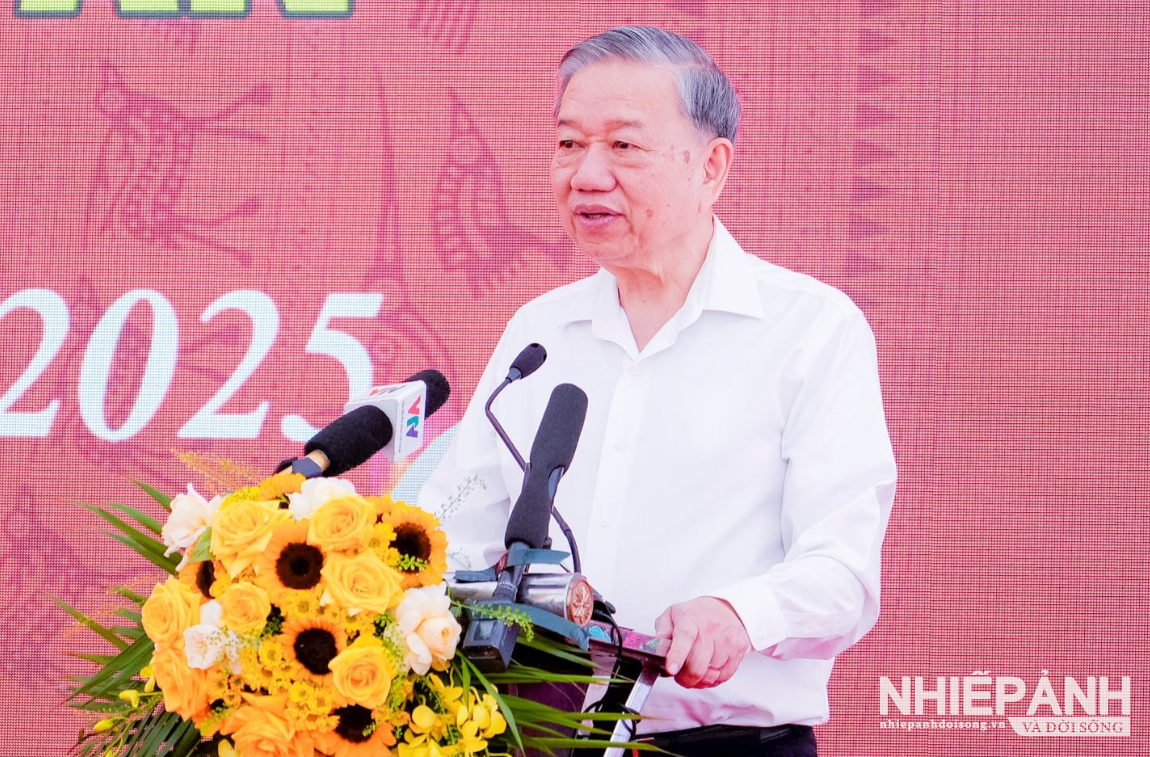 W_2.tong-bi-thu-to-lam-phat-bieu-tai-le-khoi-cong-anh-bang-pham..png