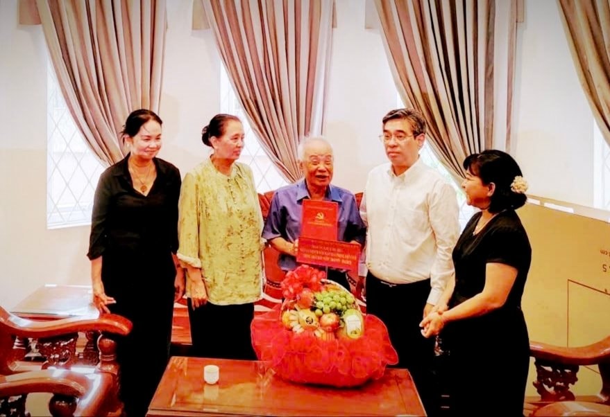 3-nhac-si-pham-minh-tuan.jpg