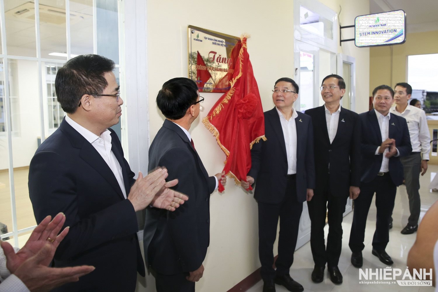 Quảng Ngãi: Khánh thành phòng thực hành giáo dục STEM tại Trường THPT chuyên Lê Khiết