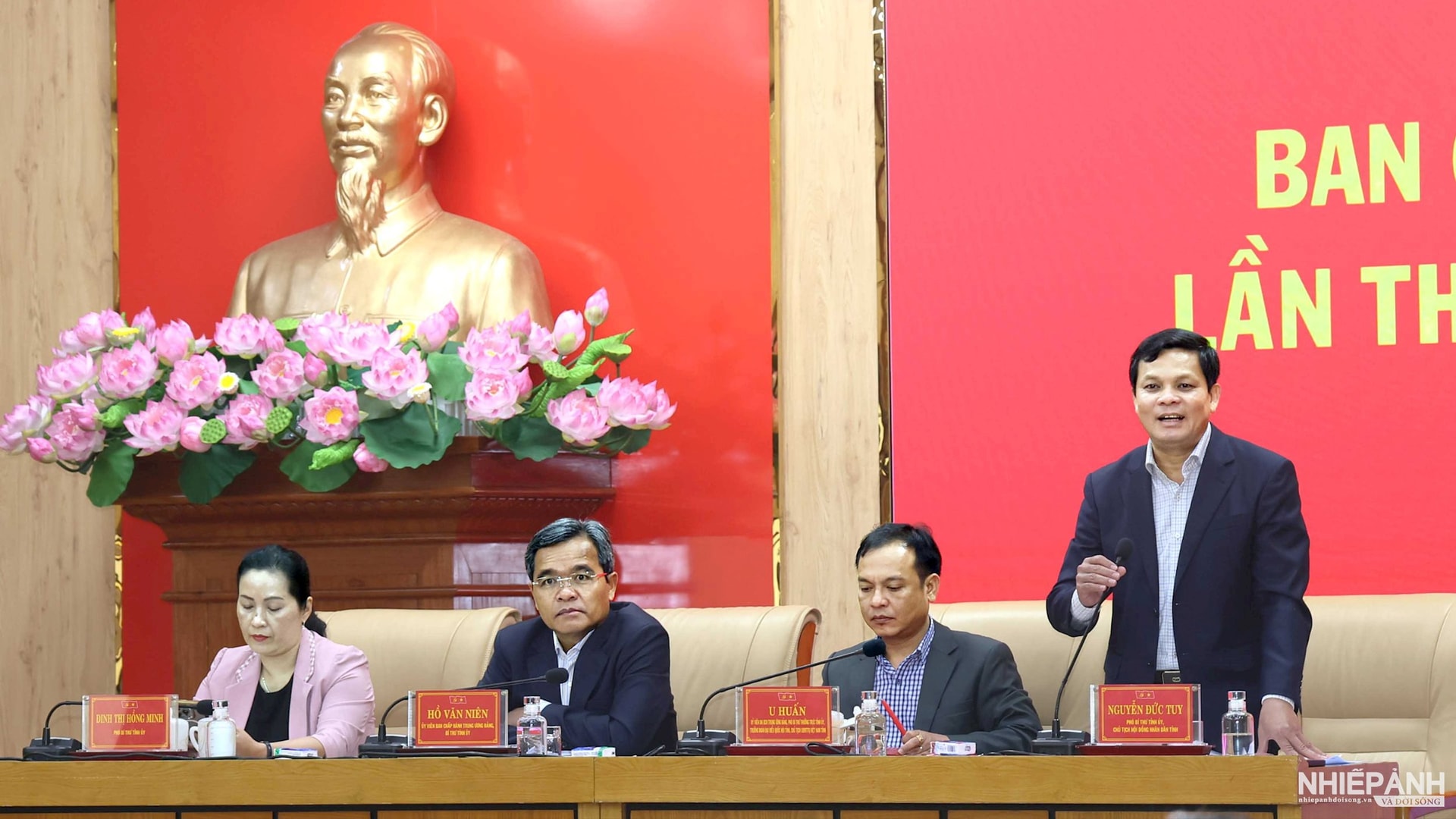 W_5.-dong-chi-nguyen-duc-tuy-pho-bi-thu-tinh-uy-chu-tich-hdnd-tinh-dieu-hanh-noi-dung-thao-luan-thong-qua-cac-du-thao-to-trinh-nghi-quyet..jpg