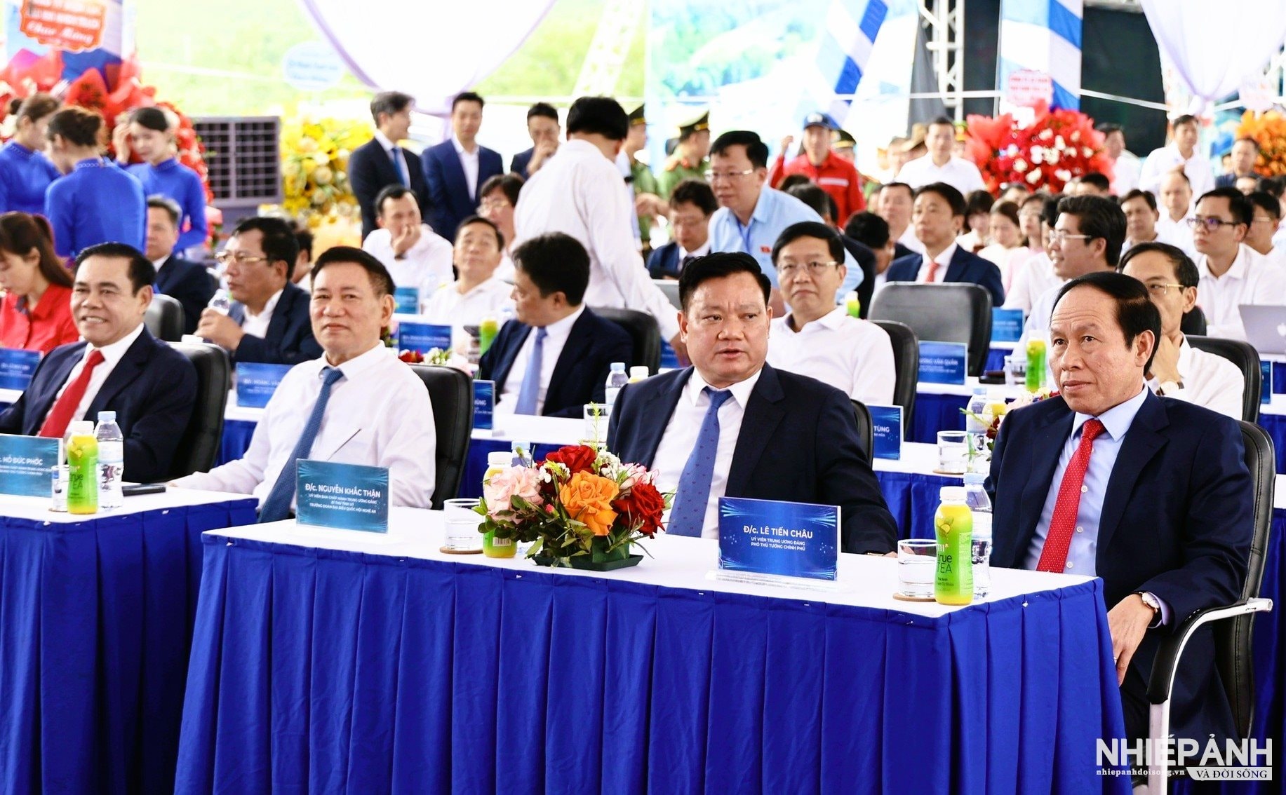 W_pho-thu-tuong-chinh-phu-le-tien-chau-cung-cac-dai-bieu-tai-buoi-le.jpg