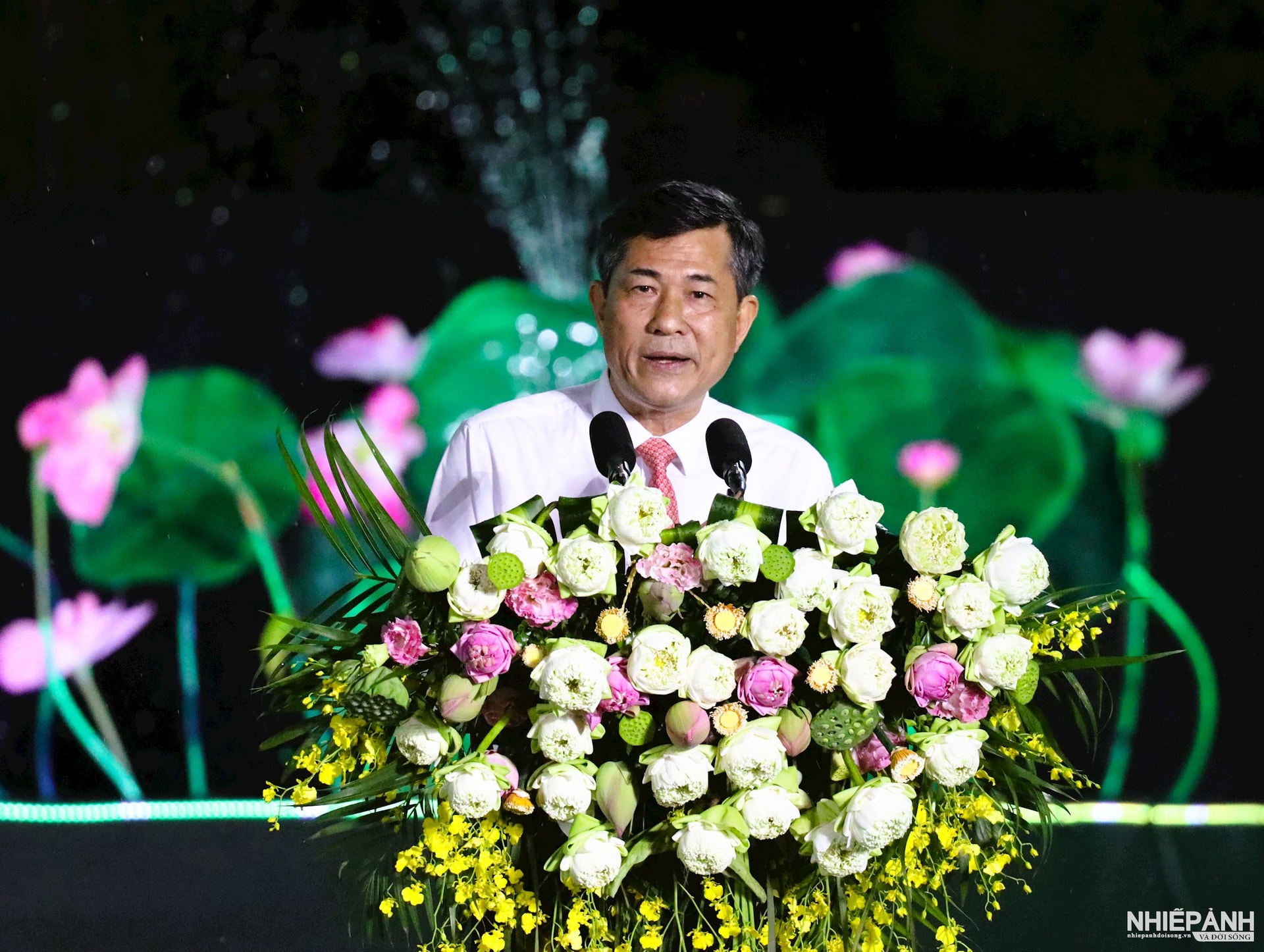 W_a-pho-chu-tich-ubnd-tinh-thai-van-thanh-phat-bieu-tai-khai-mac-le-hoi-lang-sen-nam-2026..jpg