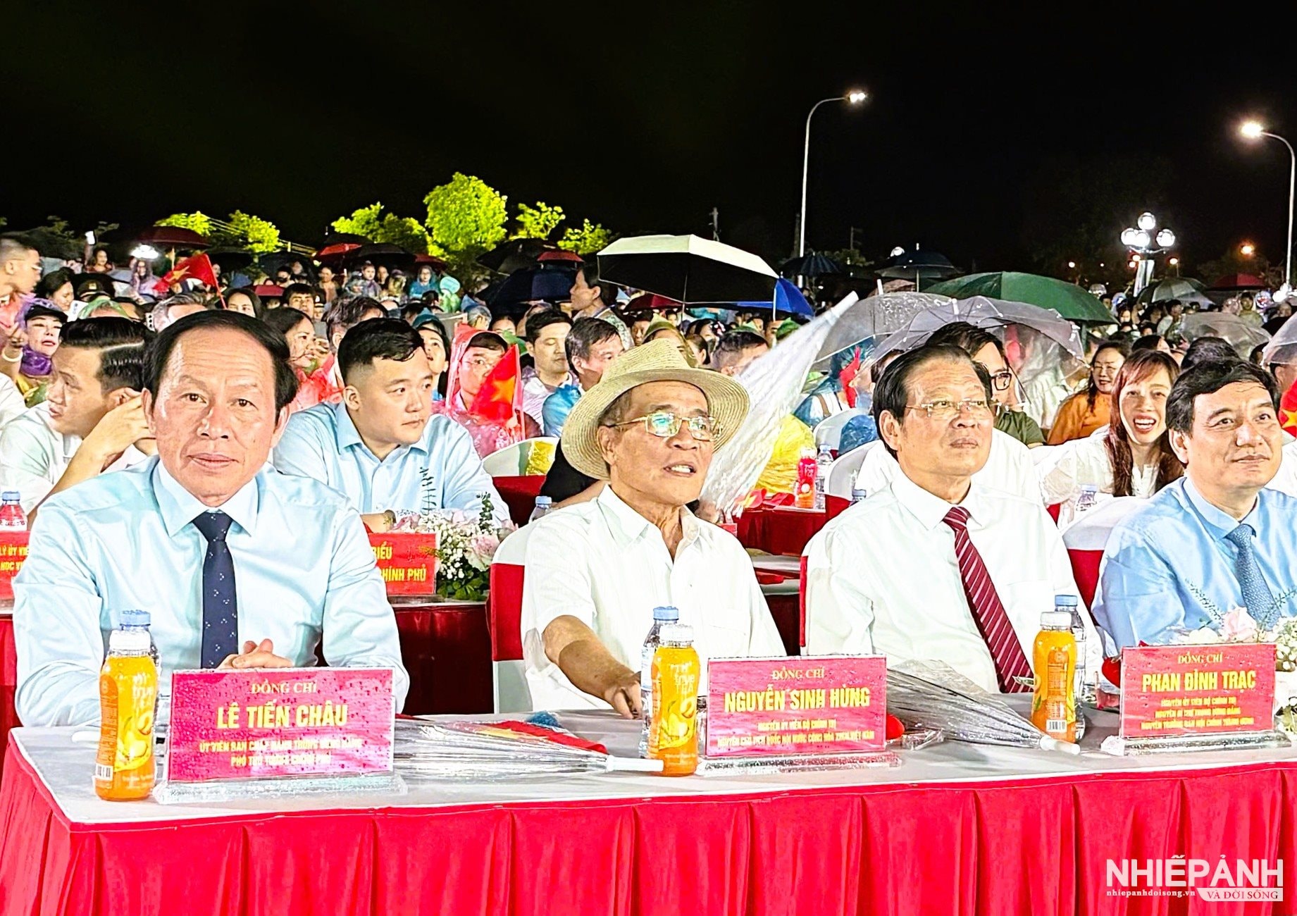 W_ho-thu-tuong-chinh-phu-le-tien-chau-dong-chi-nguyen-sinh-hung-nguyen-uy-vien-bo-chinh-tri-nguyen-chu-tich-quoc-hoi-dong-chi-phan-dinh-trac-nguyen-uy-vien-bo-chinh-tri-nguyen-truong-ban-noi-chinh-t.jpg