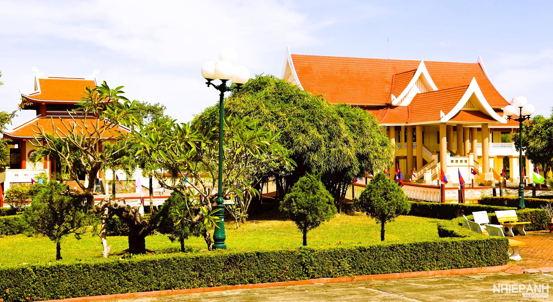 W_1.khu-luu-niem-chu-tich-ho-chi-minh-tai-ban-xieng-vang-huyen-noong-boc-tinh-kham-muon-nuoc-chdcnd-lao-duoc-xay-dung-ben-dong-me-kong-voi-dien-tich-khoang-1-6-ha..jpg