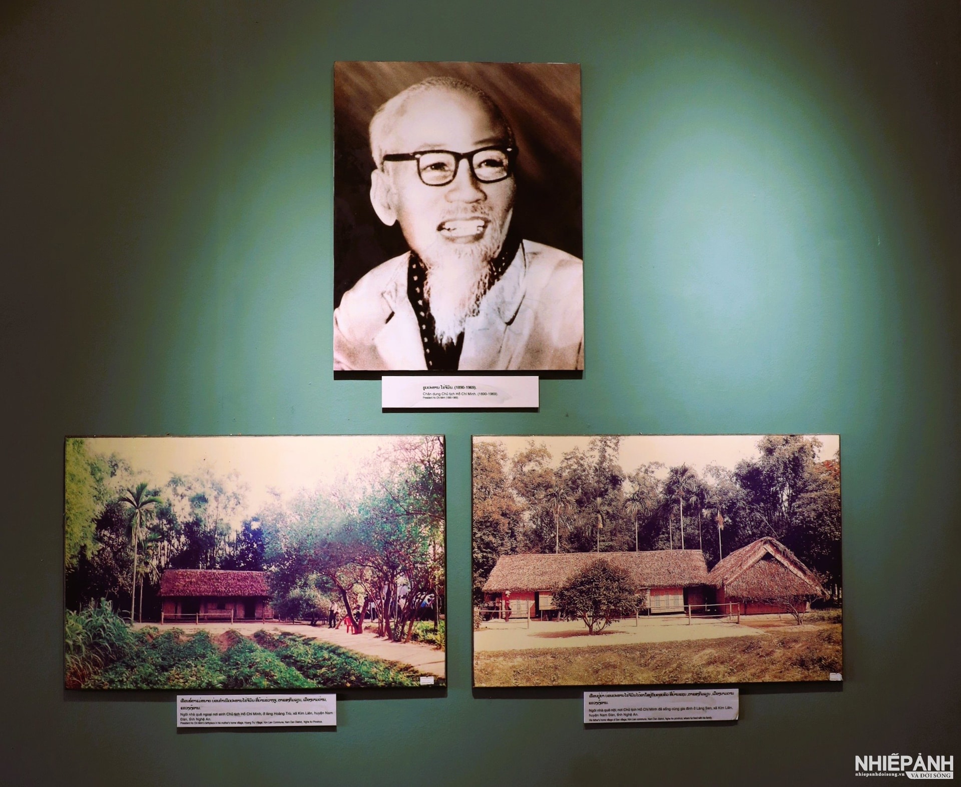 W_tai-day-trung-bay-hinh-anh-nha-que-ngoai-noi-sinh-chu-tich-ho-chi-minh-o-hoang-tru-kim-lien-nghe-an-va-nha-que-noi-noi-chu-tich-ho-chi-minh-da-song-cung-gia-dinh-o-lang-sen-k(1).jpg