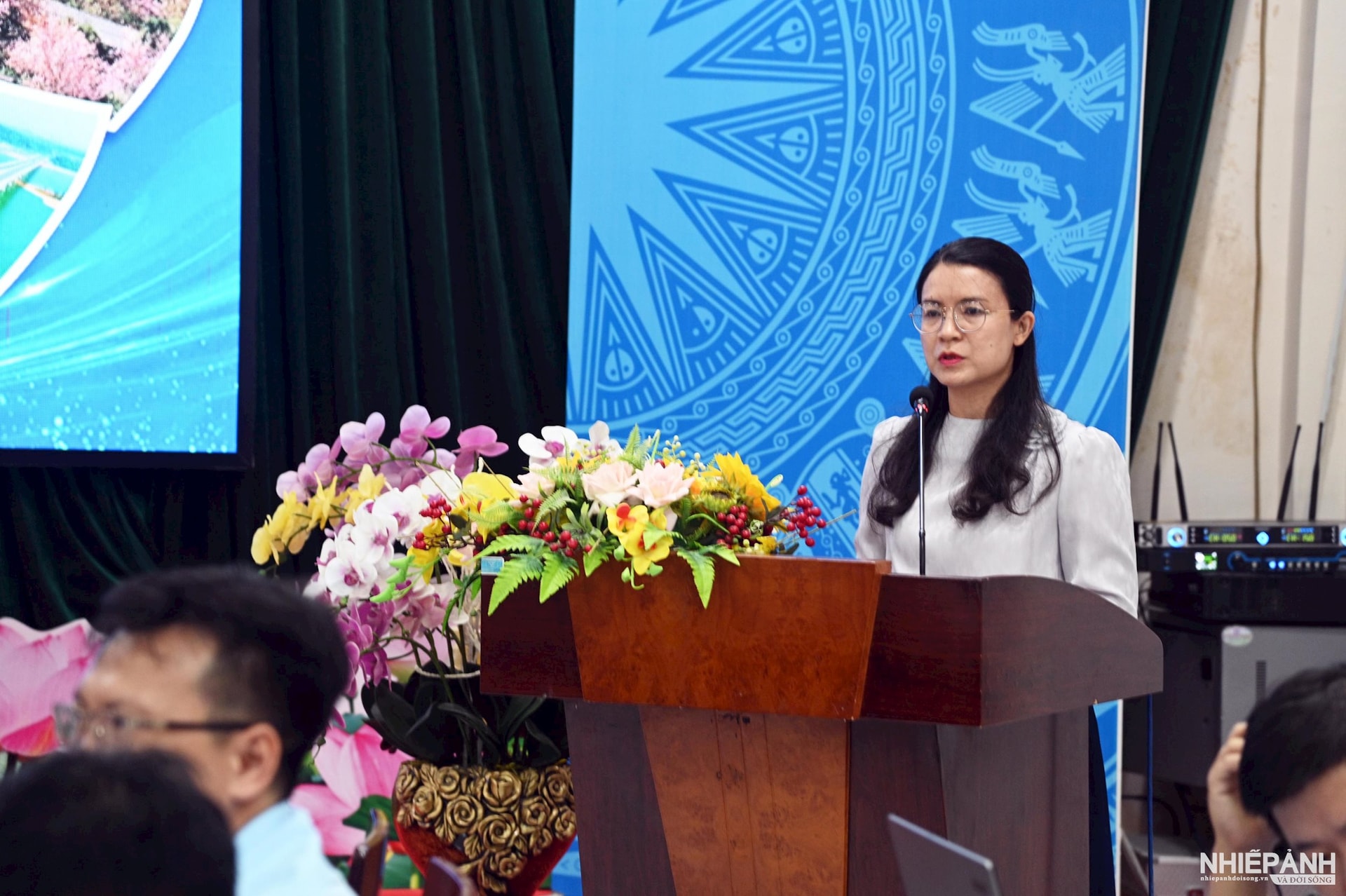 W_dsc_4498a.-ba-huynh-thi-thu-thuy-pho-giam-doc-so-phat-dong-cuoc-thi-anh.jpg